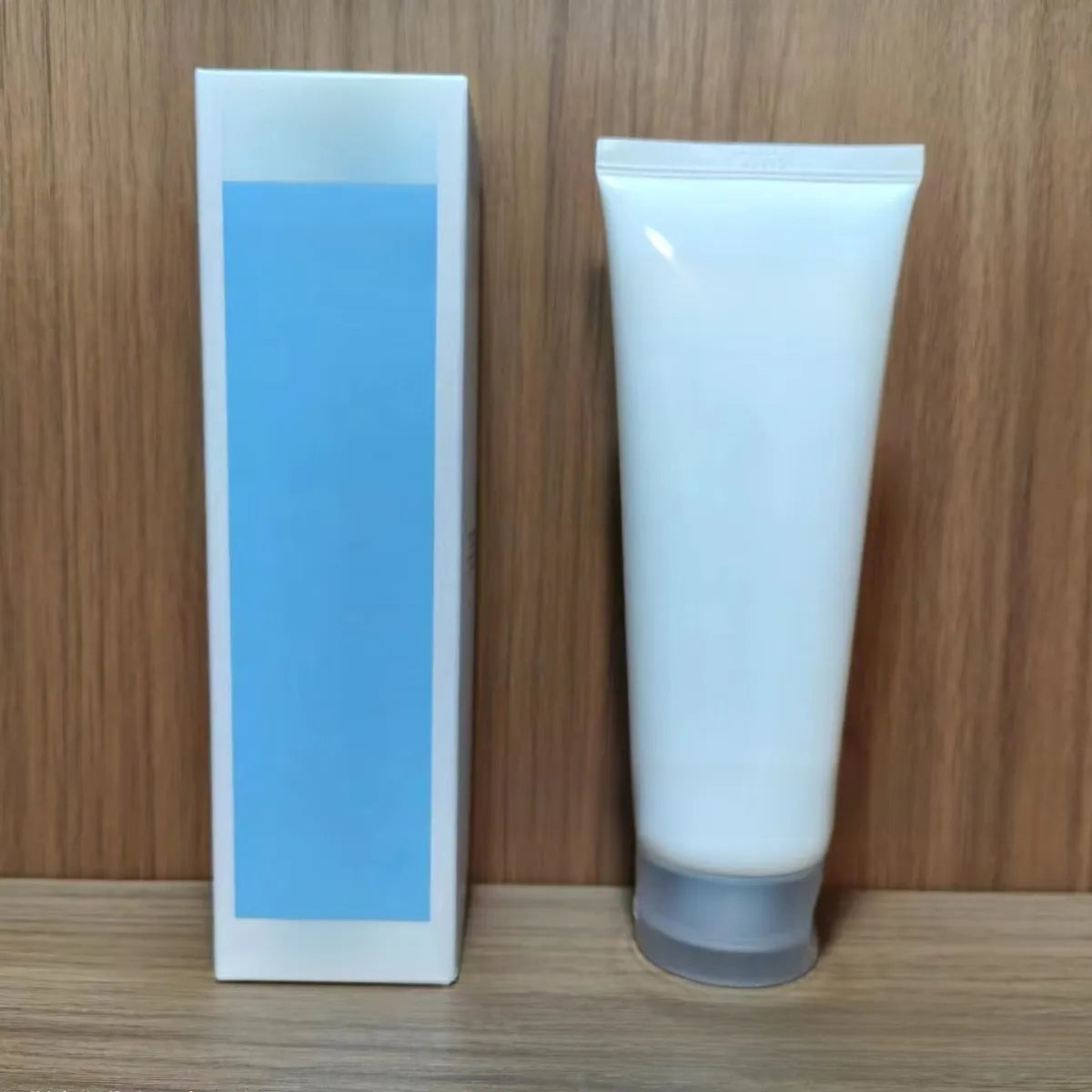 Hyaluronic acid cleanser